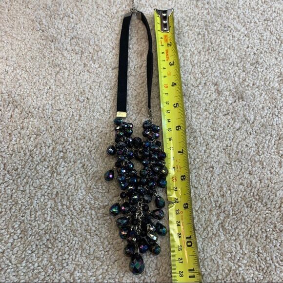 Oil spill Black purple blue Beautiful clustered beaded statement necklace - Picture 8 of 10